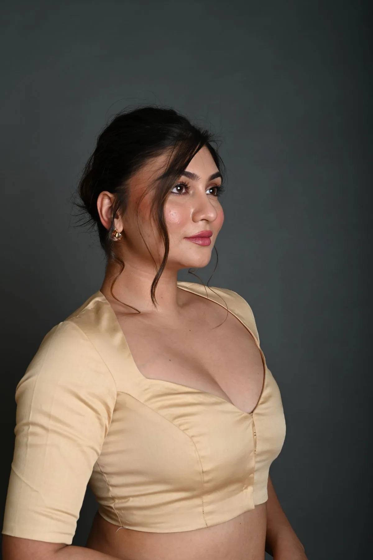 Cream Half Sleeve Blouse in Cotton with Sweetheart Neckline