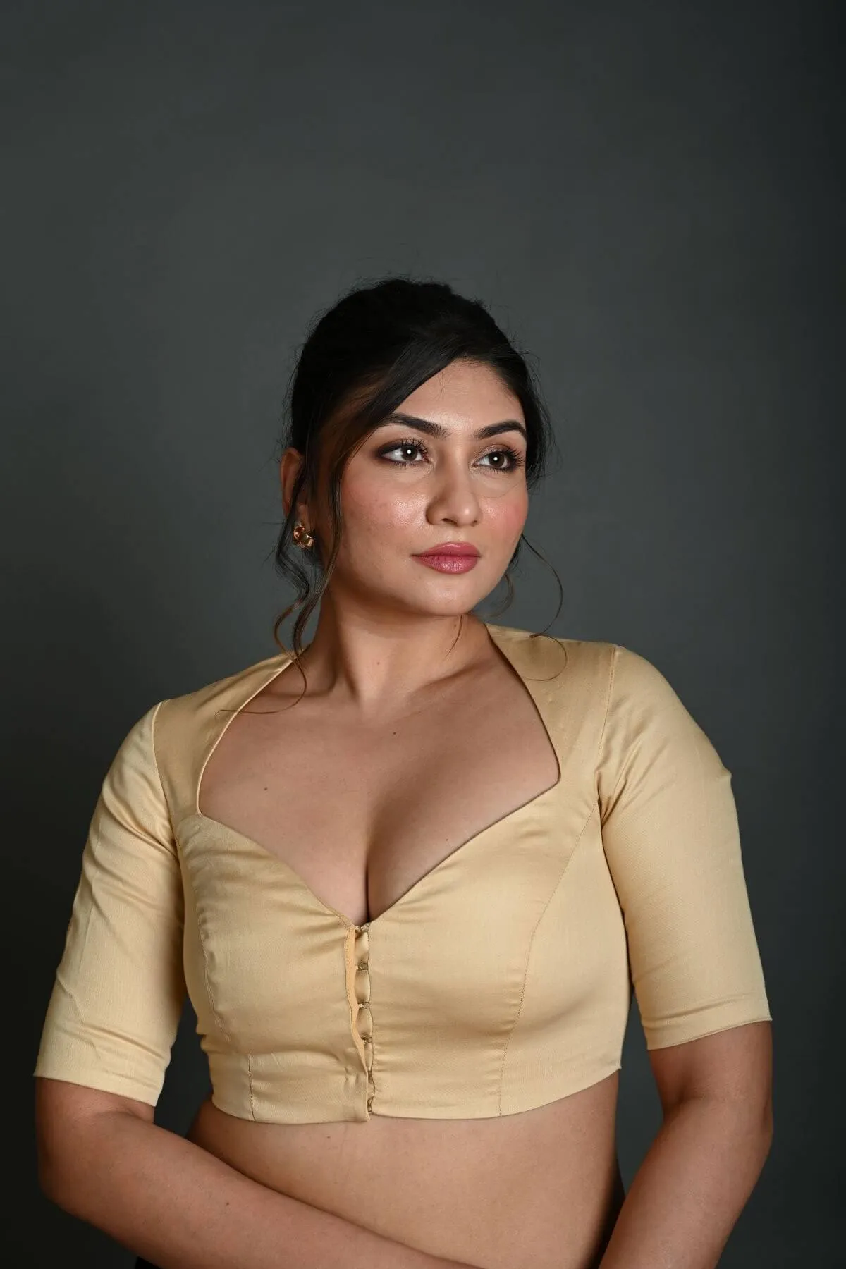 Cream Half Sleeve Blouse in Cotton with Sweetheart Neckline