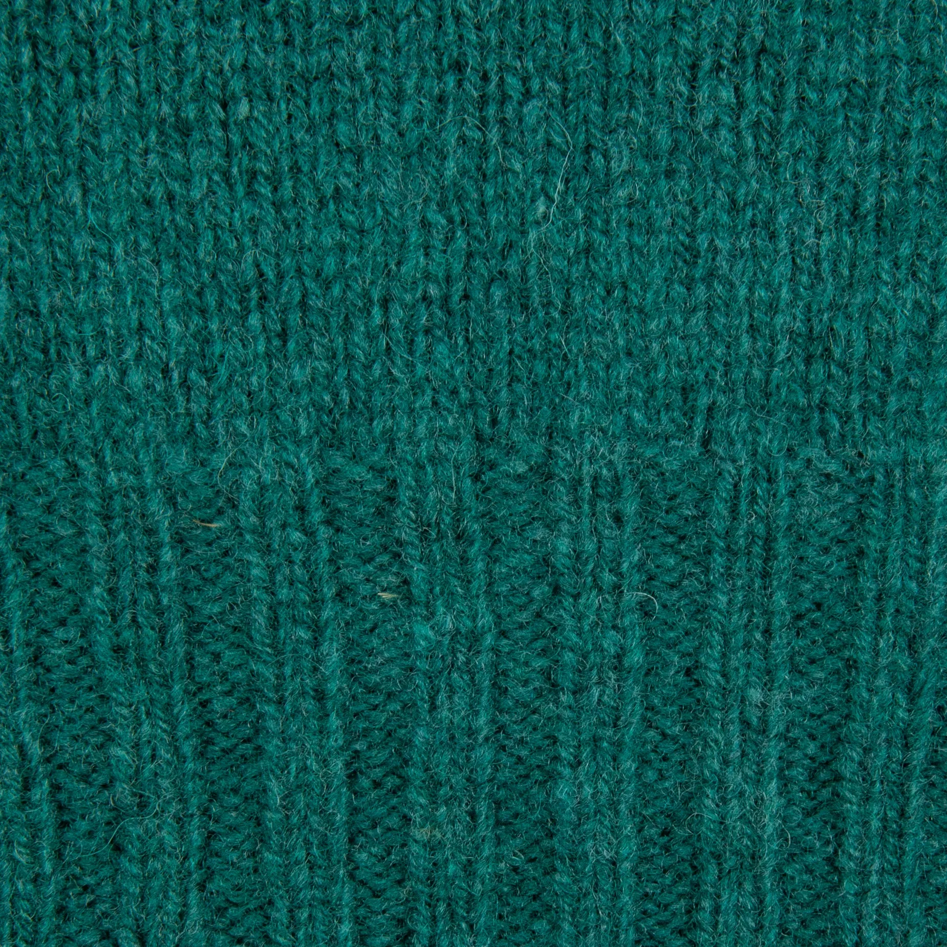 Laurence J. Smith Super soft Seamless Crew Neck Pullover Forest Sheen
