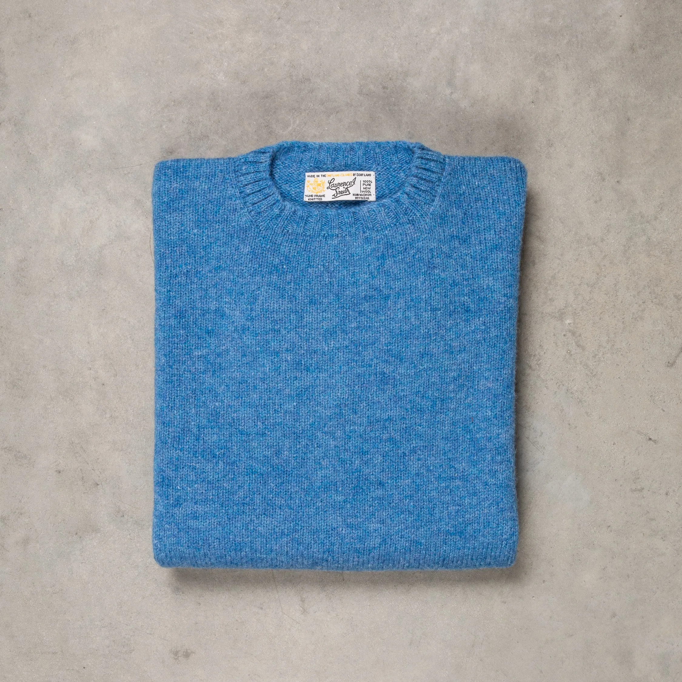 Laurence J. Smith Super soft Seamless Crew Neck Pullover Fresh Surf