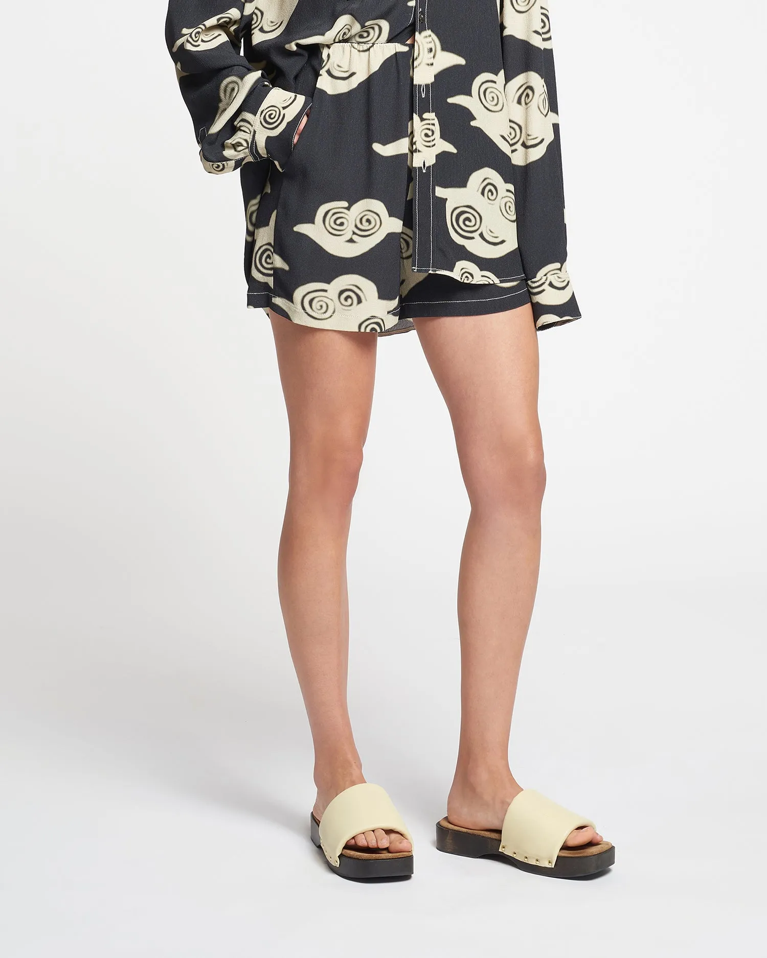 Masami - Printed Crepe Shorts - Cloud Black/Creme