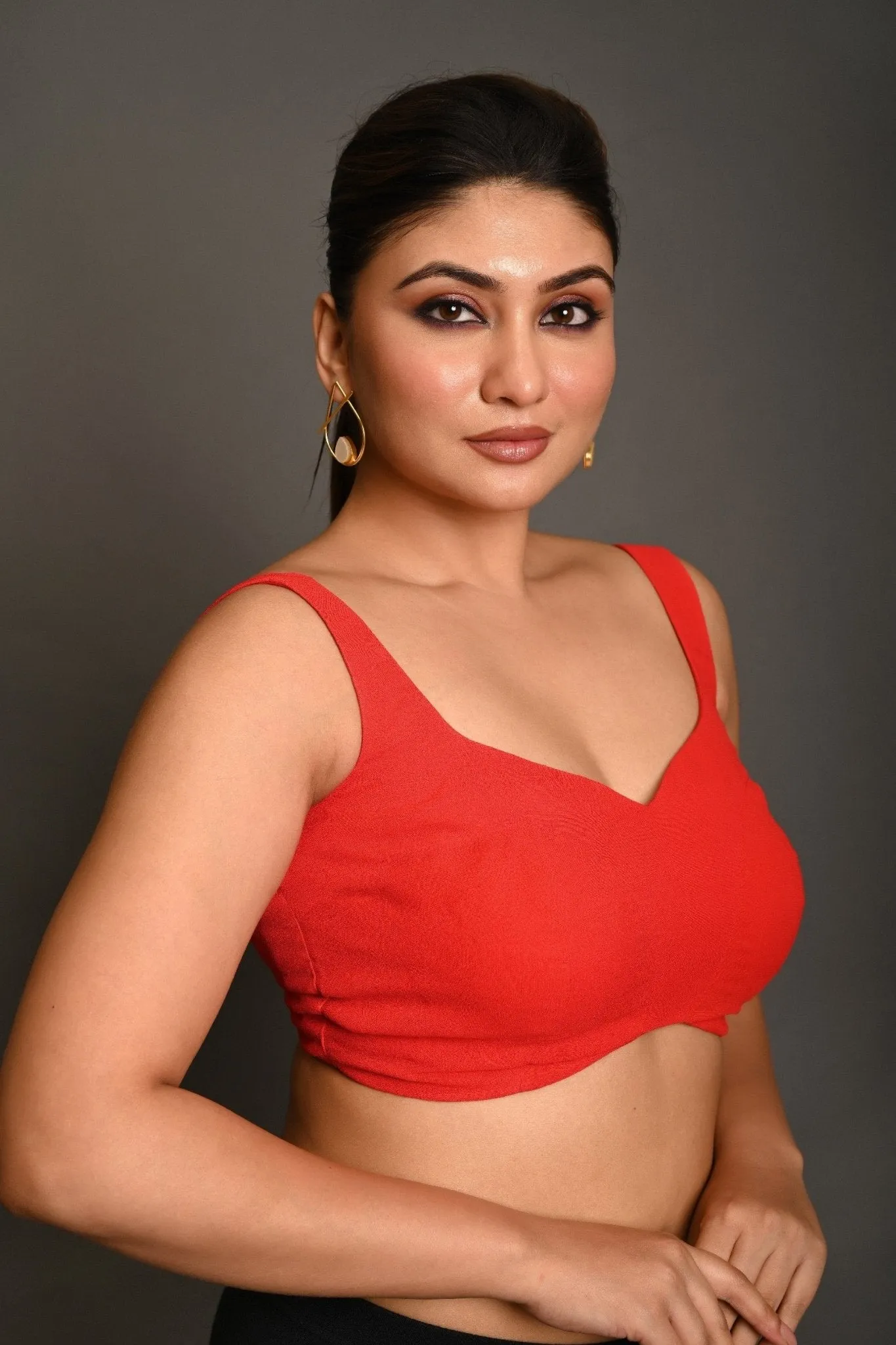 Pinkish Red Georgette Butterfly-Cut Sleeveless Blouse with Sweetheart Neckline