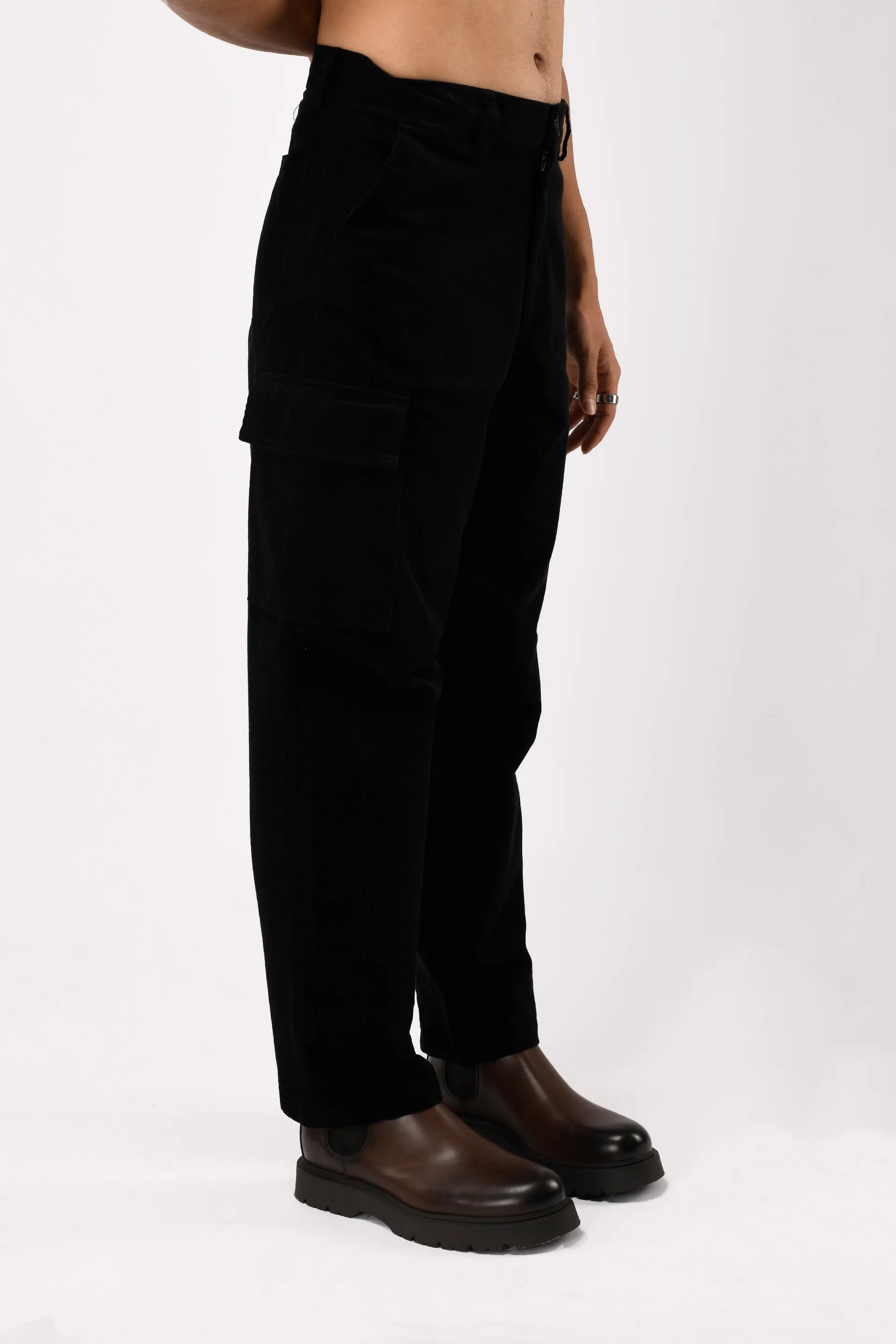 SOFT CORDUROY RELAXED CARGO PANTS IN BLACK