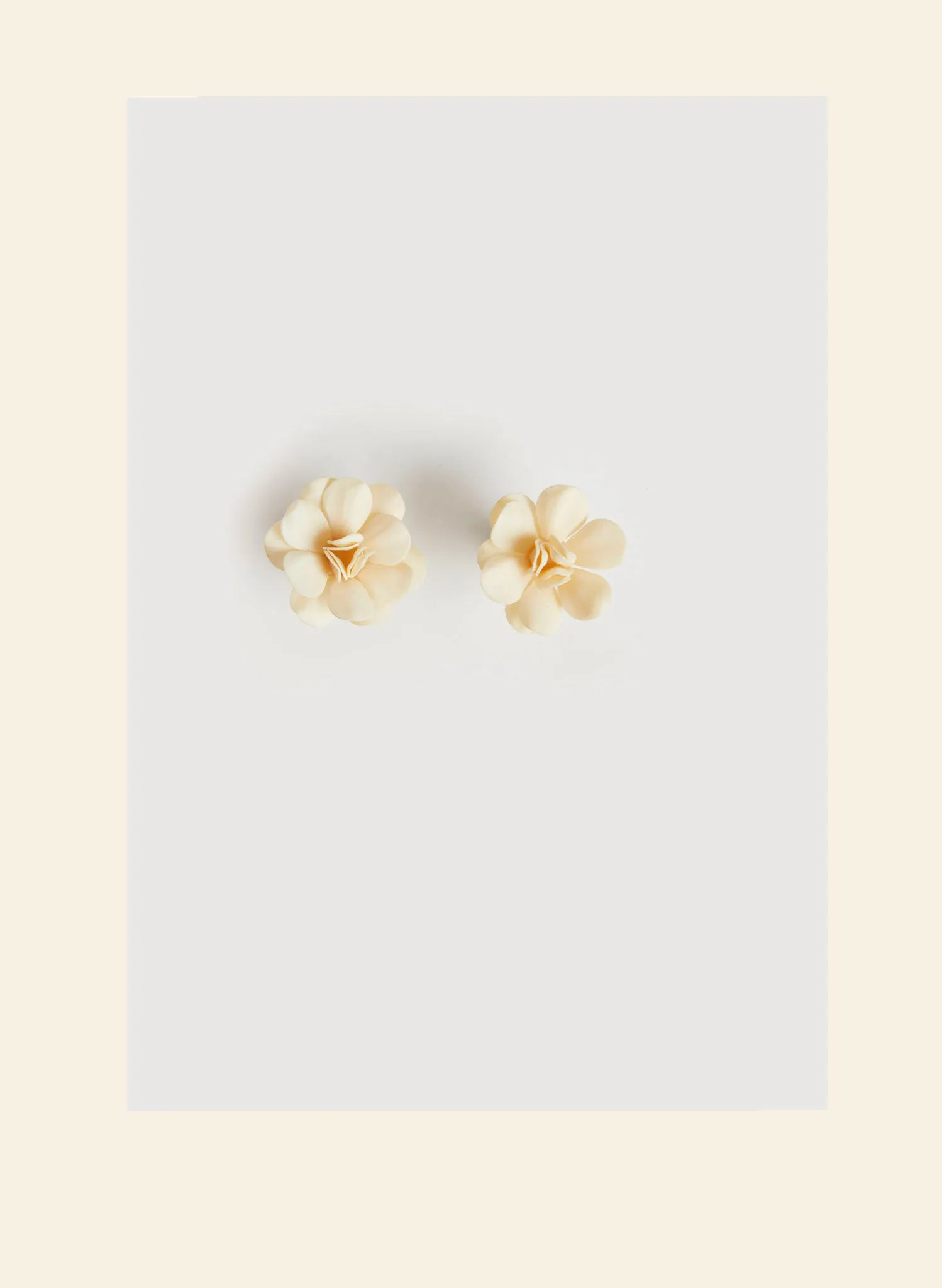Vintage Palava - Cream Floral Earrings (large)